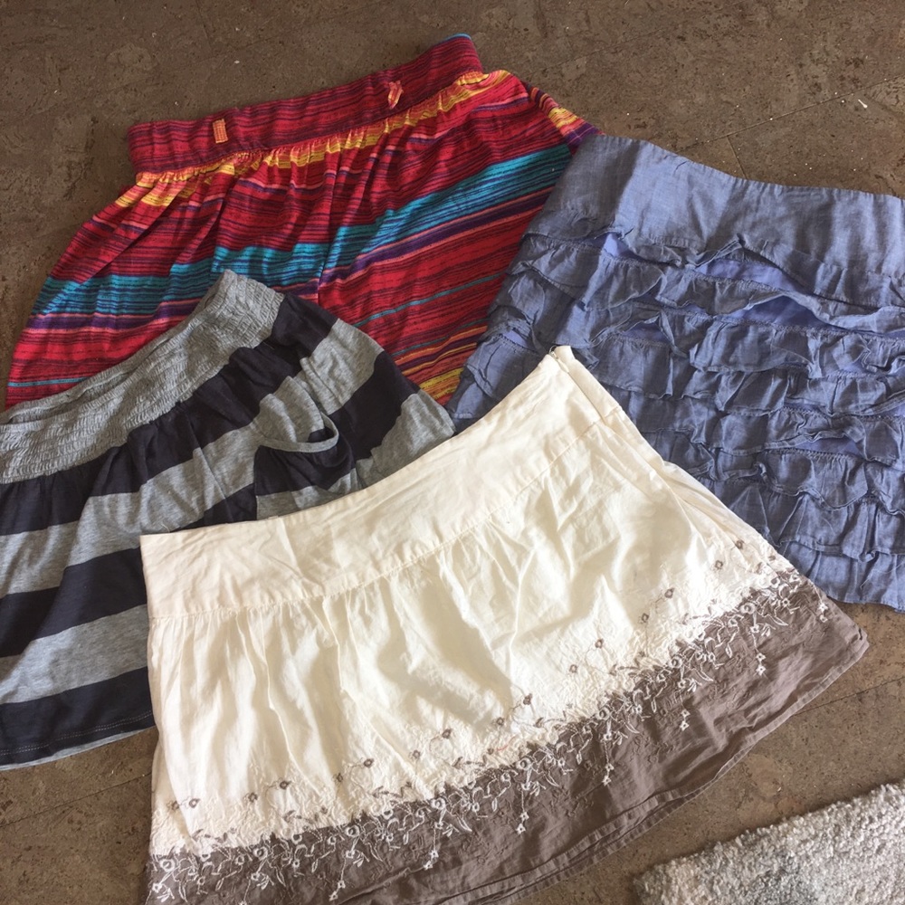 Juniors’ Skirt